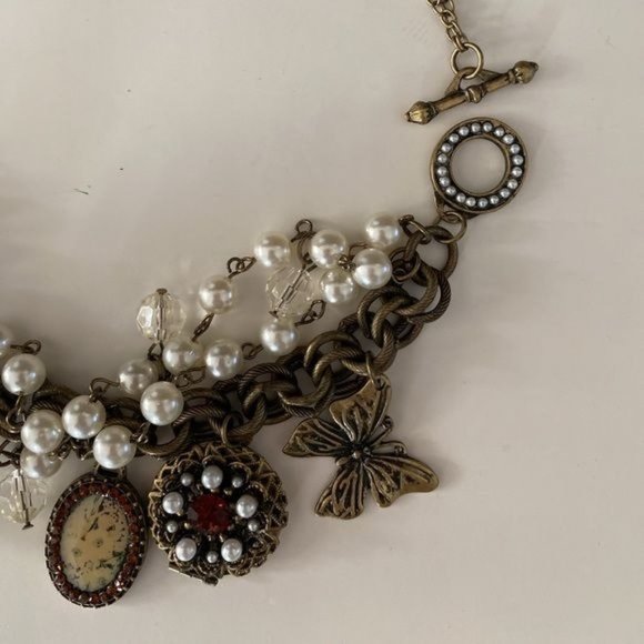 Vintage Style Necklace with Charms and Locket Faux Pearls Butterfly - Picture 8 of 9